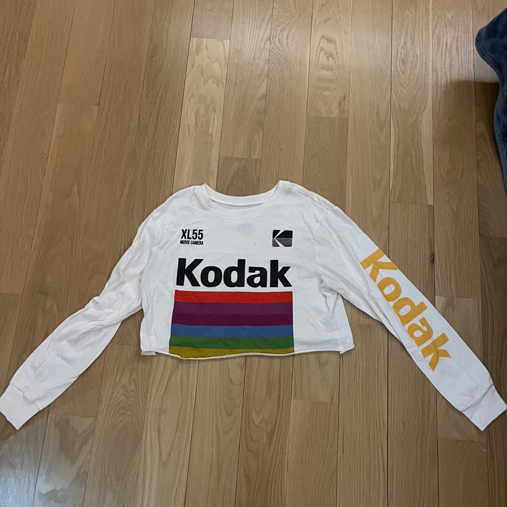 Cropped Kodak shirt. White. Size Medium